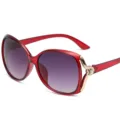 Modische Oversized-Sonnenbrille mit Farbverlauf und Strassblumen-Details für Damen. - Weinroter Rahmen Verlaufsgrau