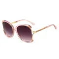 Damen Oversize Sonnenbrille mit Farbverlauf und Metallketten Bügeln für den Strand. - Transparenter Rosa Rahmen Grauverlauf Gläser