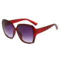 Lunettes de soleil rouges verres dégradés violet et branches motif losange chic UV400. - Monture Carrée (2568) / Monture Rouge Verres Double Gris