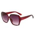 Lunettes de soleil élégantes pour femmes à grande monture dégradée et branches losangées. - Monture Carrée (2568) / Monture Rouge Foncé Verres Violet Dégradé