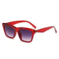 Trendige Retro-Sonnenquadratbrille mit halbdurchsichtigen roten Rahmen und Farbverlaufslinsen. - Roter Rahmen Doppelte Graue Gläser