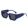 Blaue klobige Sonnenbrille mit breiten Bugeln im modernen Retro-Design fur Damen und Herren. - Blauer Rahmen Graue Linsen