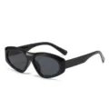 Schicke schwarze Avantgarde-Sonnenbrille für Damen und Herren, ideal für den Sommer. - Schwarzer Rahmen Graue Gläser