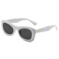 Schicke weiße ovale Sonnenbrille für Damen und Herren, trendiger Retro-Look, Hauptansicht. - Weißer Rahmen Graue Gläser