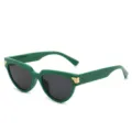 Grüne Damen Katzenaugen Sonnenbrille mit goldenen Details und starkem UV Schutz. - Grüner Rahmen Graue Gläser