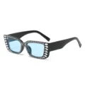 Elegante schwarze Sonnenbrille mit Strasssteinen und blauen Gläsern für stilvolle Partys. - Schwarzer Rahmen Blaue Gläser