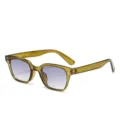 Eleganti occhiali da sole quadrati con lenti sfumate e dettagli di rivetti per donna uomo. - Montatura Verde Oliva & Lenti Grigie Sfumate