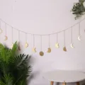 Decorazione da parete appendibile con fase lunare in metallo dorato per la casa. - 7551B Luna crescente con 13 pendenti 2