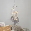 Acchiappasogni da parete a forma di luna con luci LED piume soffici e nappe per decorazione. - 9215D con luce