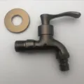 Zinklegierung Outdoor Garten Wasserhahn Wandmontage Armatur Gunmetal Grau Variante - Schwarzgoldener fließender Stil