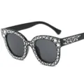 Modische quadratische Sonnenbrille für Damen, schwarzer Rahmen mit funkelnden Strasssteinen. - Schwarzer Rahmen Schwarz Graue Gläser