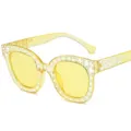 Gelbe Strass quadratische Sonnenbrille, modische sternverzierte Vintage Brille. - Transparent Gelber Rahmen Gelbes Glas