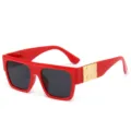 Modische rote Quadrat-Sonnennenbrille für Damen und Herren, UV-Schutz Brille für den Alltag. - Roter Rahmen Schwarze Graue Linse Stil (5406)