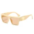 Schicke quadratische Sonnenbrille für Damen mit beigen Gestellen und goldenen Bügeldetails. - Beigefarbener Rahmen Tee-Linse Stil (5406)