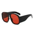 Modische Oversize Sonnenbrille mit schwarzen Rahmen und roten Glaesern für Damen. - Schwarzer Rahmen Rote Gläser