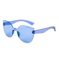 Modische einteilige bunte Sonnenbrille für Damen und Herren in stilvollem Hellblau - Ganz Blau