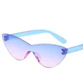 Modische gummibonbonfarbene randlose Katzenaugen-Sonnenbrille mit Farbverlauf Damen Herren. - Blau Lila Verlauf