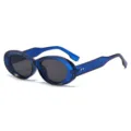 Modische blaue ovale Sonnenbrille für Damen mit trendigem dickem Gestell und dunklen Gläsern. - Blauer Rahmen Graue Linsen