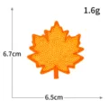 Toppa ricamata con foglia d'acero e paillettes arancioni applicazione decorativa 6.7x6.5cm - M1547 arancione