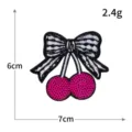 Écusson brodé nœud noir et blanc cerise paillettes roses thermocollant DIY application - M1512