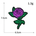 Patch brodé rose violette, appliqué thermocollant avec feuilles vertes, taille 7.5x6.5cm. - H0486