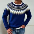 Gros plan du pull jacquard nordique, présentant la texture tricotée et les motifs géométriques fins. - S / Hauts / Style 9553