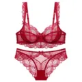 Sexuelles rotes Spitzen BH und Slip Lingerie Set mit Blumennetz Design und dünnen Trägern. - Burgunderrot