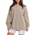 Λεπτομερής όψη του casual oversized φούτερ με στρογγυλή λαιμόκοψη σε χακί, μακριά μανίκια. - Χακί