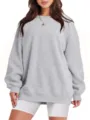 Λεπτομερής εικόνα γυναικείο casual γκρι oversize μακρυμάνικο φούτερ στρογγυλή λαιμόκοψη. - Ανοιχτό γκρι