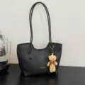 Black leather shoulder tote bag large capacity commuter handbag with cute bear charm - With Pendant / Black