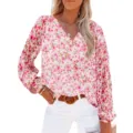 Nahaufnahme der floralen V-Ausschnitt Chiffonbluse mit feinen Laternenärmeln und feiner Textur. - S / Rosa