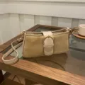 Borsa a tracolla in camoscio cachi, elegante borsa vintage retrò da donna chic. - Kaki