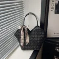 Zwarte tweed shopper tas voor dames chique schoudertas V-hals design met modieuze sjaal - Zwart