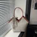 Vrouwen Tweed Tote Tas Elegante Schoudertas Casual Handtas met Mooie Sjaal Decoratie - Wit