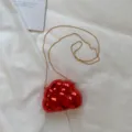 Sac bandoulière mini rouge en forme de nuage avec chaîne dorée, petit sac à main élégant et chic. - Rouge