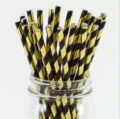 Schwarze und goldene gestreifte Papierstrohhalme Variante für tolle Partys und Feste. - 25 Stück Papierstrohhalme mit schwarzen Goldfolienstreifen, 19,7 cm