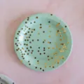 Assiettes jetables vert menthe à pois dorés pour une décoration de fête élégante. - Lot de 8 / Vert menthe