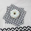 Ensemble de serviettes en papier de fête à chevrons noir et blanc déco anniversaire - 20 serviettes en papier ondulées noir et blanc