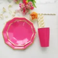 Rosa Goldfolie Party Pappteller und Becher Set für Kindergeburtstag Feier Dekor Geschirr. - 4-teiliges Set (8 7-Zoll-Teller, 8 9-Zoll-Teller, 8 Pappbecher, 25 gold gestreifte Strohhalme) / Fuchsia