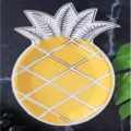 Ananasförmiger Pappteller mit Goldfolie Einweggeschirr für Party Obst Dessert Servieren. - Goldprägung Ananas Teller / 8 Stück/Packung / Gelb