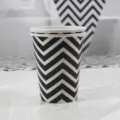 Gobelets en carton à motifs chevron noir et blanc pour fête d'anniversaire et vaisselle. - 12 gobelets en papier à ondulations noir et blanc