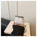 Mini sac blanc en cuir avec chaîne argentée, élégant porte-monnaie et sac bandoulière. - Blanc