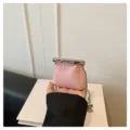 Mini sac à chaîne rose avec fermoir, porte-monnaie en cuir élégant et mini sac bandoulière. - Rose