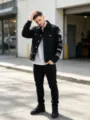 Schwarze, Destroyed Herren Jeansjacke im lässigen Streetwear-Look mit Ärmel-Patches. - S / Oberteile / Schwarz