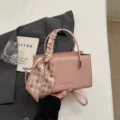 Roze krokodillenpatroon crossbody handtas voor dames met chique sjaal lente nieuwe stijl - Roze