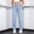 Helle blaue Damen Jeans mit elastischem Bund und Kordelzug für lässigen Alltagslook. - L / Unterteile / Hellblau