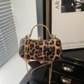 Borsa pochette stampa leopardo con catena dorata, elegante borsa da sera da donna. - Kaki