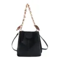 Bolso cubo de cuero trenzado negro con asa de cadena de pañuelo de seda y correa. - Con Pañuelo de Seda / Negro