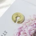 Gold gehämmerte Ohrmanschette ohne Piercing trendiger C-förmiger Ohrclip für Alltag Mode. - Gold