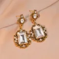 Vintage Barock Quadratische Kristall Ohrringe GOLDFARBEN Ajour Schmuck Ohrstecker Detail - Bronze Und Weißer Edelstein